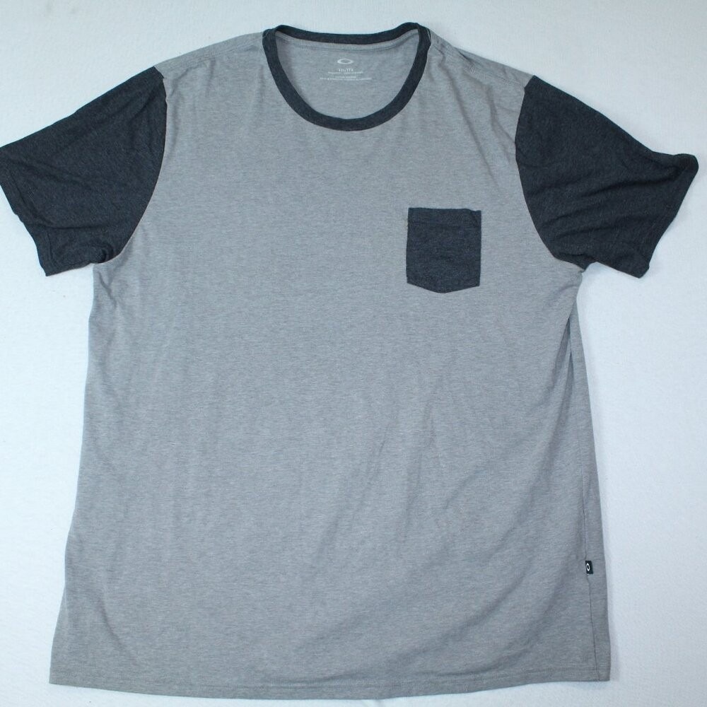 Oakley T-Shirt Men 2XL Gray Good Short Sleeve Pocket Crew Neck Logo